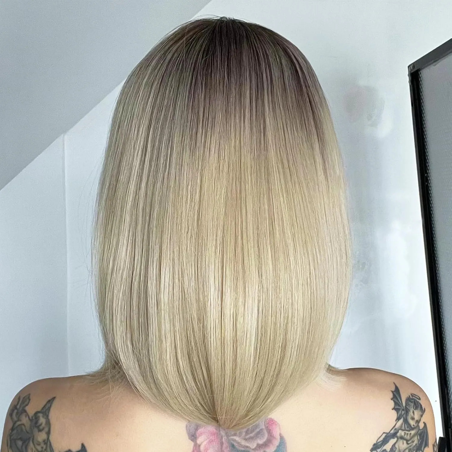 AISI BEAUTY Blonde Bob Wig with Bangs Short Straight Bob Wigs for Women 12 Inch Synthetic Straight Hair Wig for Girl Cosplay Party Wear(Blonde with Dark Roots)
