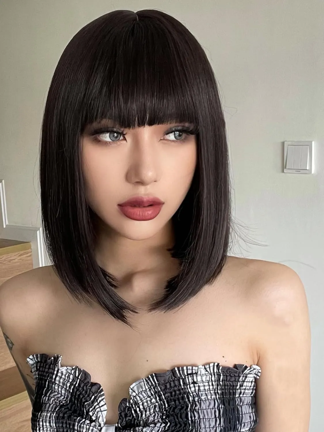 AISI BEAUTY Dark Brown Bob Wig with Bangs Short Brunette Wigs for Women Synthetic Bob Wigs for Cosplay Party 12 Inch