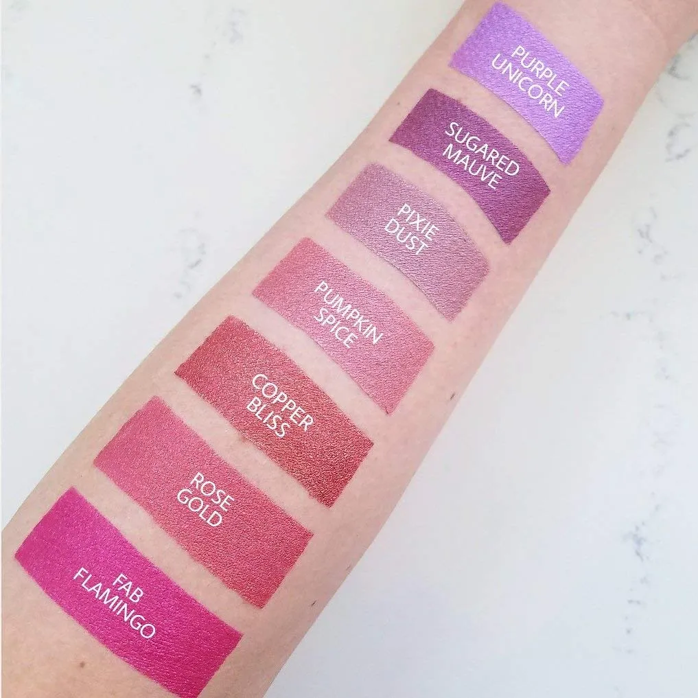 Aromi Copper Metallic Liquid Lipstick, Rosy Bronze Lip Color with Glittery Finish, Long-lasting Makeup, Vegan and Cruelty-free, Handmade (Copper Bliss)