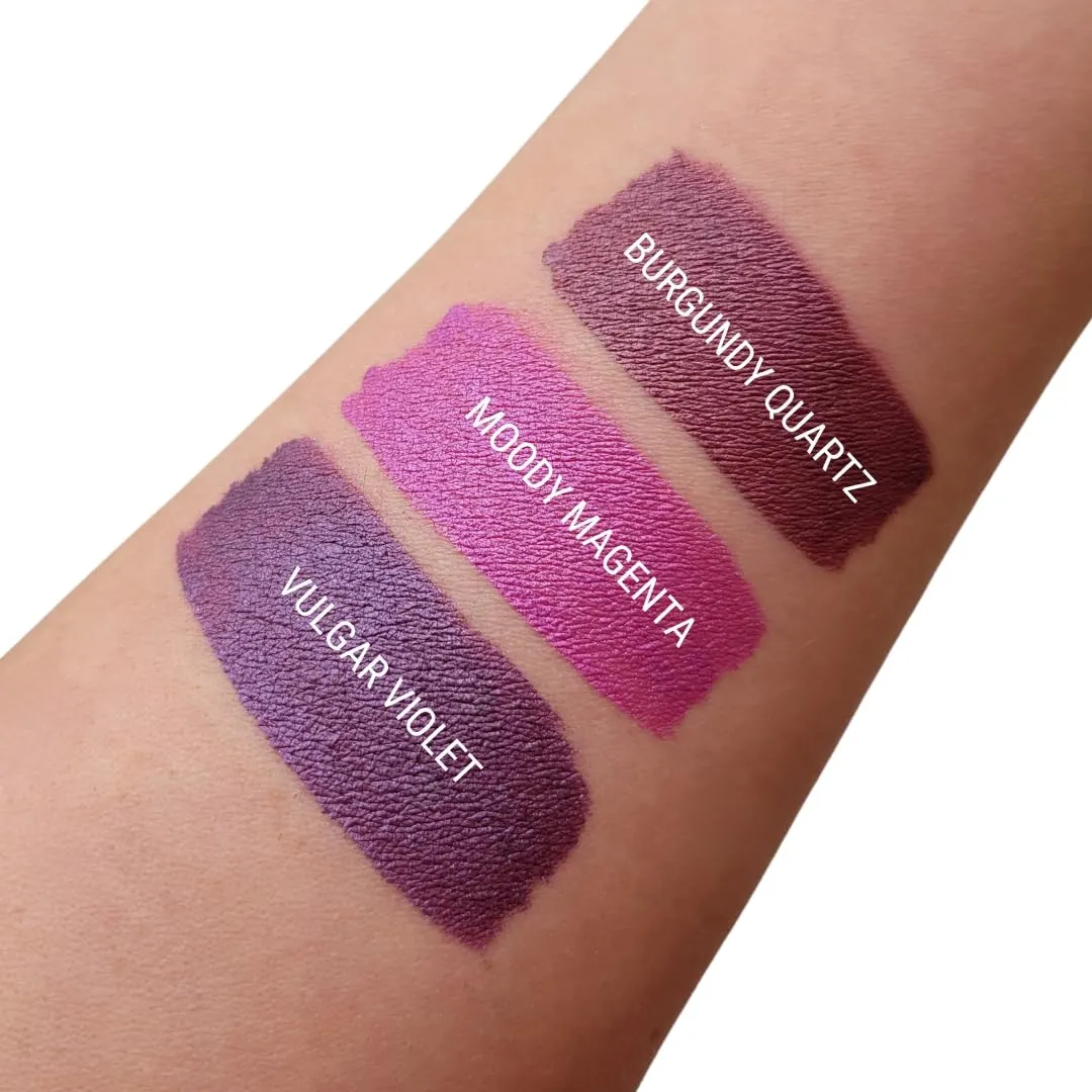 Aromi Plum Mauve Metallic Liquid Lipstick | Long-lasting, Purple Lip Color with Shimmery Finish, Waterproof, Vegan, Cruelty-free, Gluten and Paraben Free (Vulgar Violet)