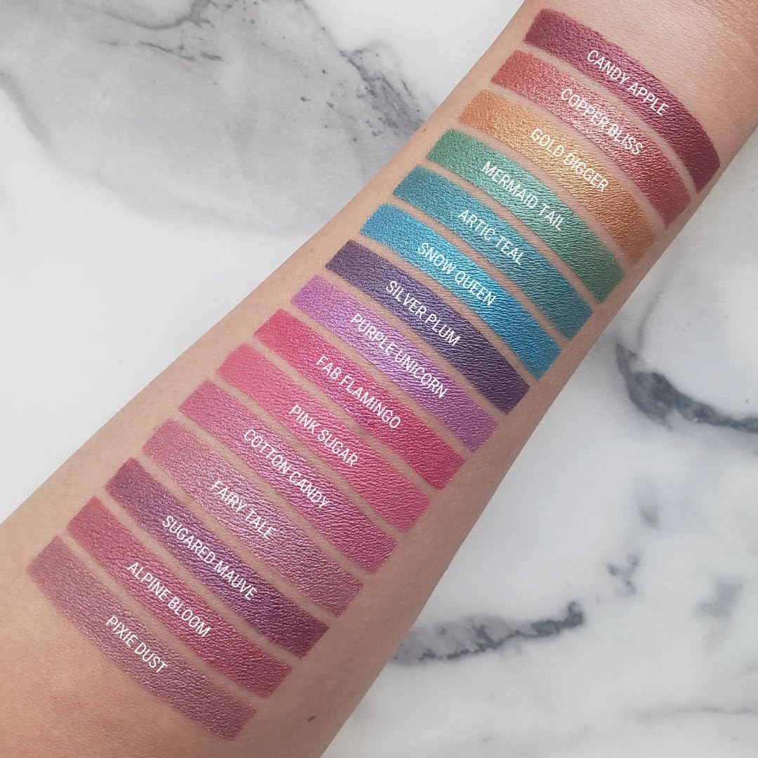 Aromi Dark Red Metallic Liquid Lipstick | Ruby Maroon Lip Color with Shimmery Finish, Vegan, Cruelty-free, Smudge Proof, Long-Lasting, Handmade (Candy Apple)