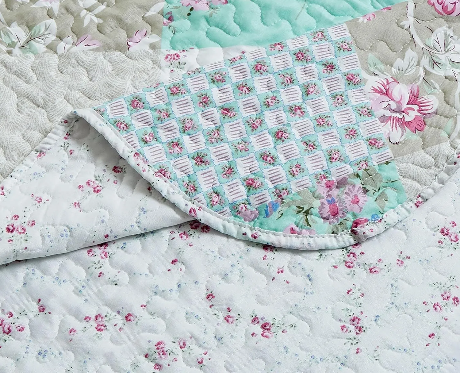 Brilliant Sunshine Blue and Green Rose Quilt Set, 2-Piece Bedding Sets with 1 Sham, Patchwork Design, Washable and Reversible Bedspread, Soft Lightweight Coverlet, All-Season, Twin/Twin XL