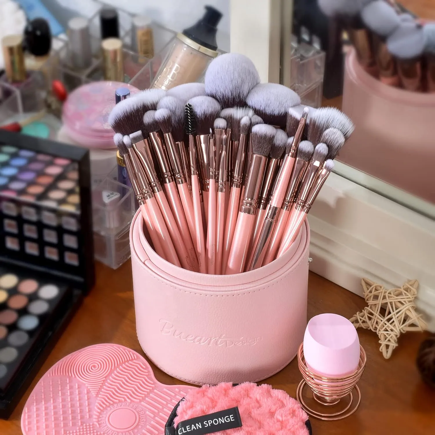Bueart Design Labeled 30Pcs Professional Deluxe Makeup Brushes set with Extra large holder case for Foundation Face Blending Blush Concealers Eyeshadow