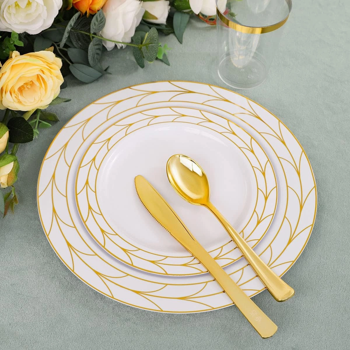COLOSUS 175pcs Disposable Gold Plastic Party Plates and Silverware set Include Plastic Dinner Plate/Dessert Plate/Gold Silverware/Cup/Napkins 25pcs of each, party Dinnerware Set for 25guests.