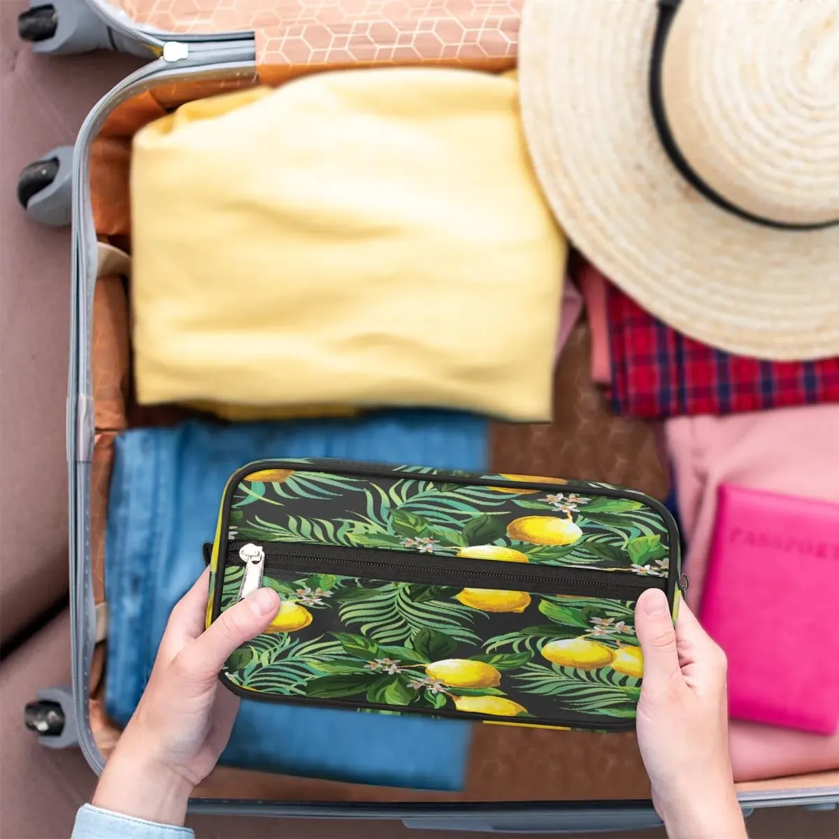 Cute Lemons Paint Travel Toiletry Bag for Women Men Small Cosmetic Makeup Organizer Water Resistant Shaving Bag Portable Make Up Bag Storage Bags with Handle