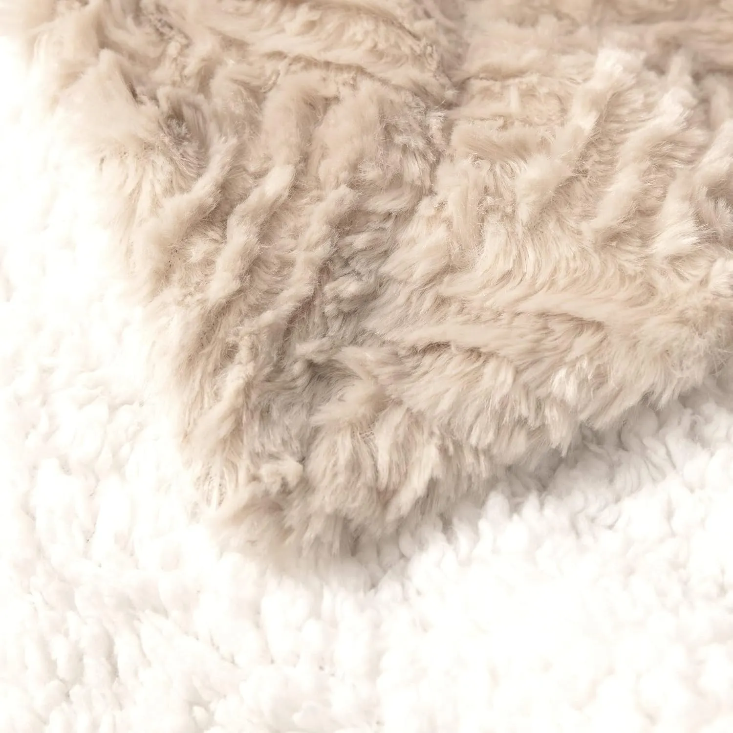 DaDa Bedding Champagne Ivory Faux Fur Throw Blanket - Dreamy Neutral Nude Gold Geometric Embossed Sherpa Backside - Super Soft Warm Cozy Plush Fluffy - 50" x 60"
