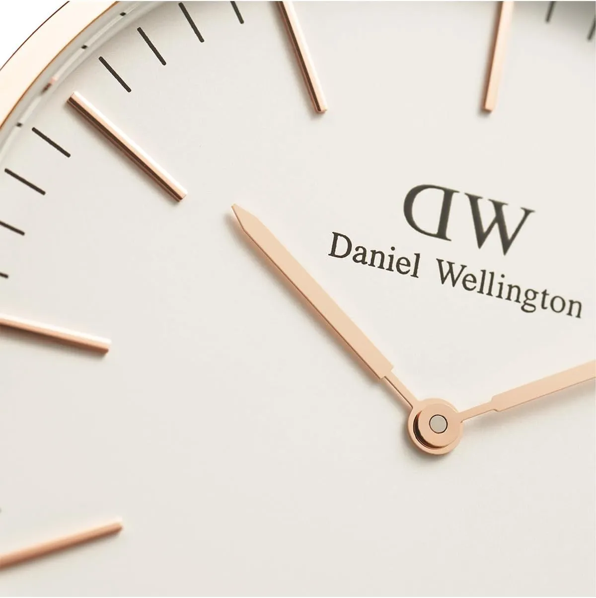 Daniel Wellington Classic Men’s Watch - 36mm - 40mm Case, Japanese Quartz Movement, Leather Strap, Water Resistant, Analog Watch for Men - Sheffield