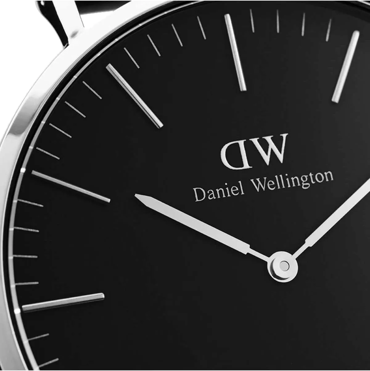 Daniel Wellington Classic Men’s Watch - 36mm - 40mm Case, Japanese Quartz Movement, Leather Strap, Water Resistant, Analog Watch for Men - Sheffield