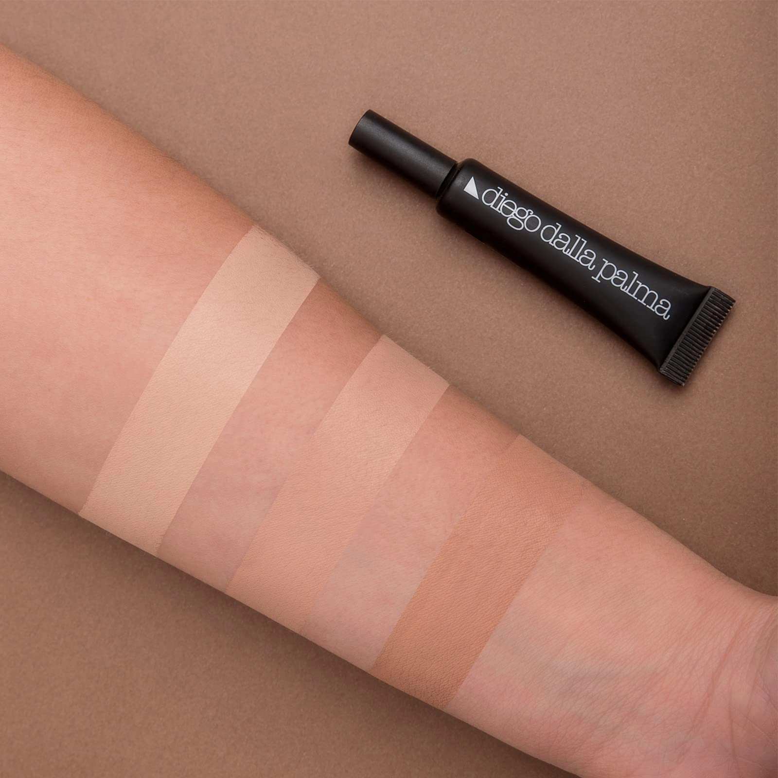 Diego dalla Palma Makeupstudio Concealer Zero - Luminous And Flawless Finish - Conceals Blemishes And Signs Of Fatigue - Lasting Coverage - Leaves The Skin Firm And Even - 110 Light Beige - 0.3 Oz