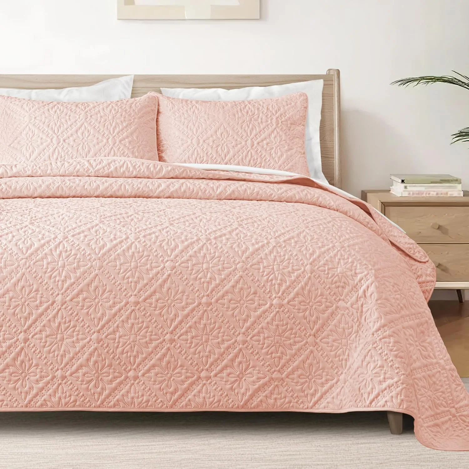 Exclusivo Mezcla King Quilt Bedding Set, Lightweight Soft Bedspreads Coverlets with 2 Pillow Shams, Modern Blush Pink Oversized Quilts King Size for All Seasons