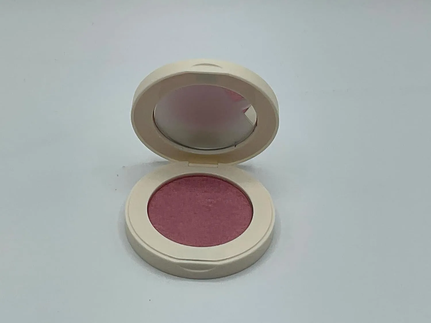 Farmasi Powder blush (04 Pink Lily) - Velvet Texture Long-Lasting Versatile Shades Buildable Color Makeup Essential Cheek Enhancement Radiant Complexion Beauty Product