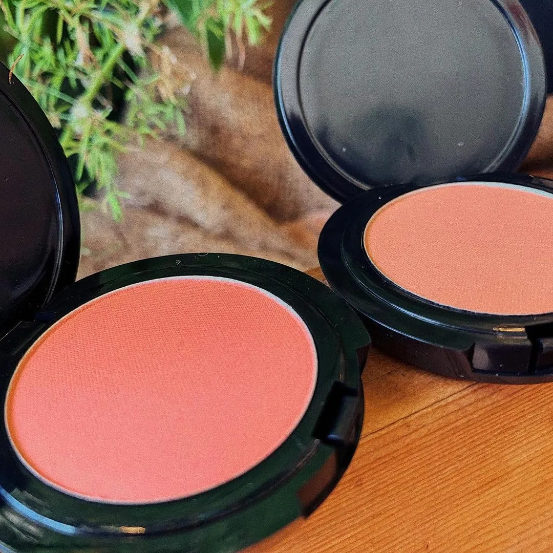 Farmasi Tender Blush On, 5 g./0.18 oz. (18 - Pink Lily)