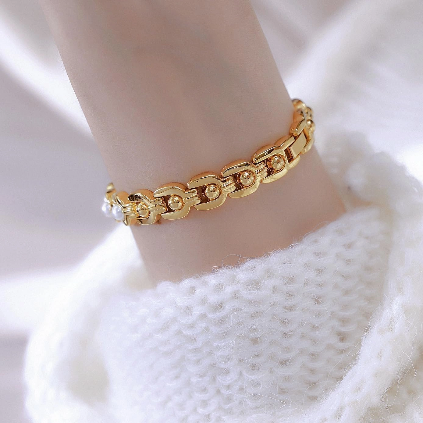Gosasa Vintage Pearl Bracelet Watch for Women Elegant Small Oval Dial Jewelry Wristwatch Waterproof Dainty Gold Ladies Gift Watch for Mom Wife