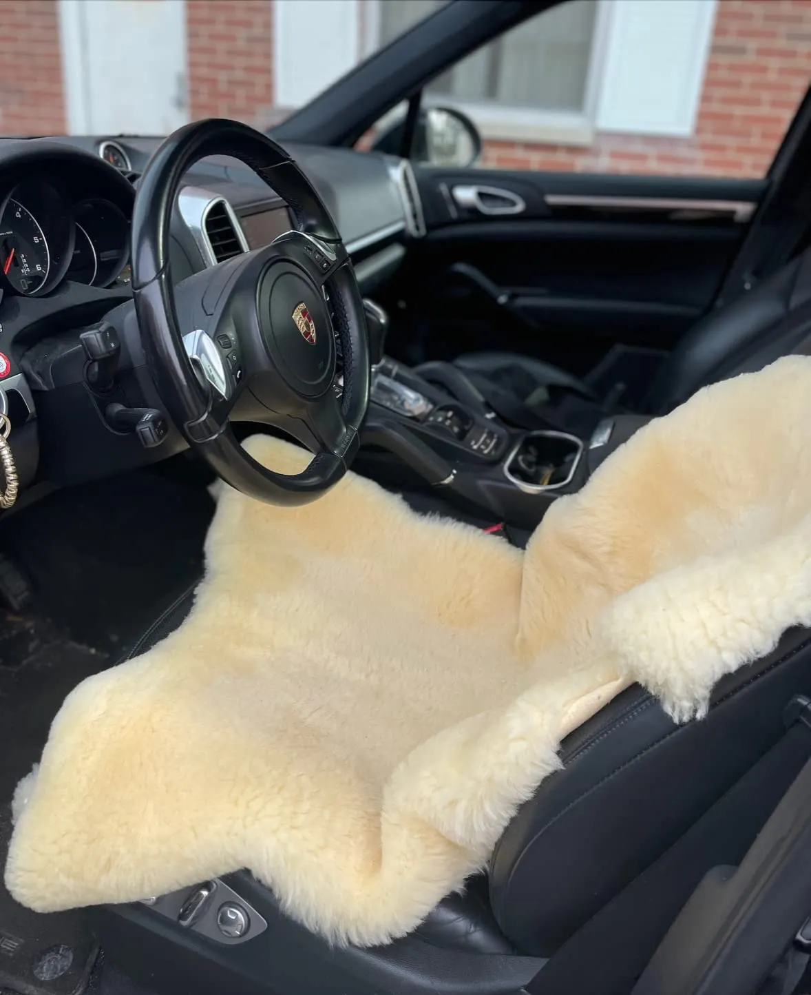 HUAHOO Premium Baby Sheepskin Rug Babycare Nursery Rug 100% Natural Lambskin Blanket Short-Shorn Wool Sleep Pad Medical Sheepskin Hospital Bed Mattress Topper (Beige, Single Pelt 2.5ft x 3.5ft)