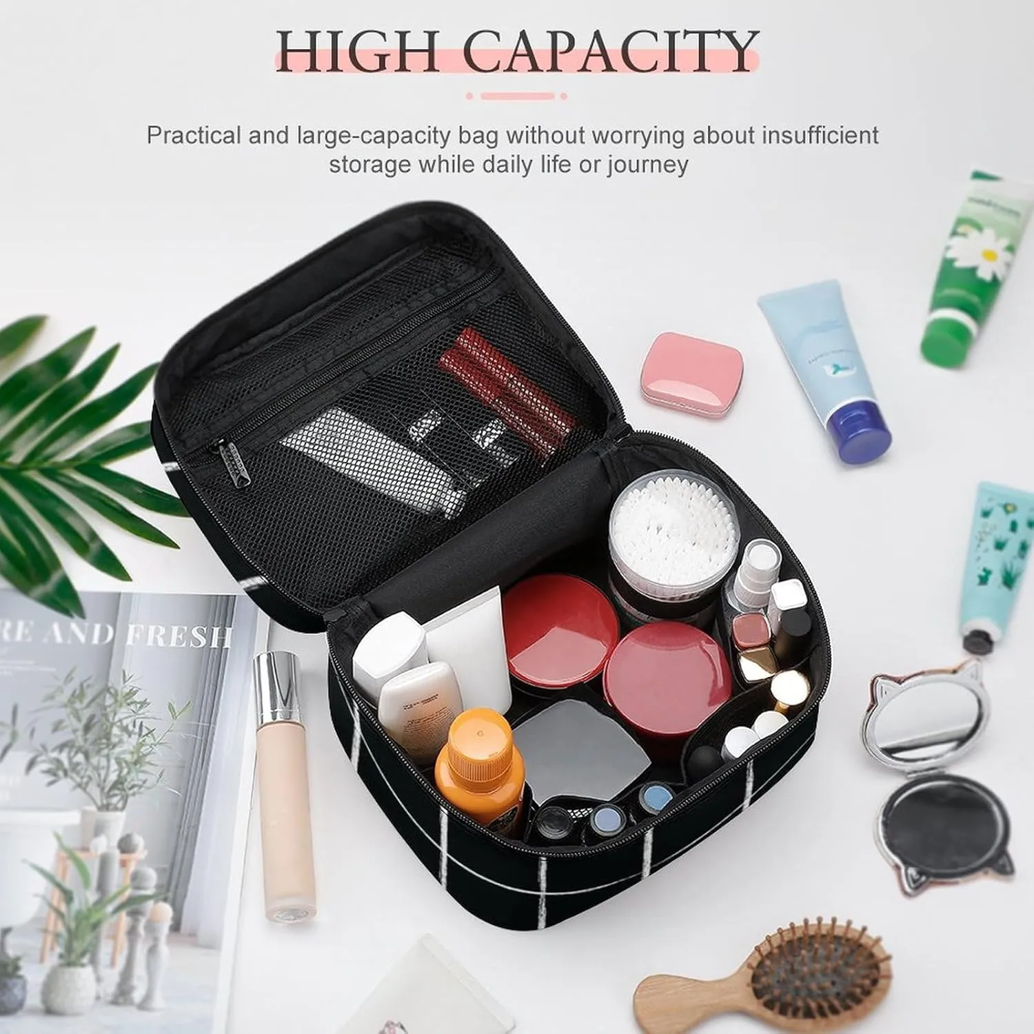 Leather Portable Makeup Bag, Black and White Checkered Modern Minimalist Travel Cosmetic Bag Makeup Organizer Case Large Capacity Zipper Toiletry Bag for Women