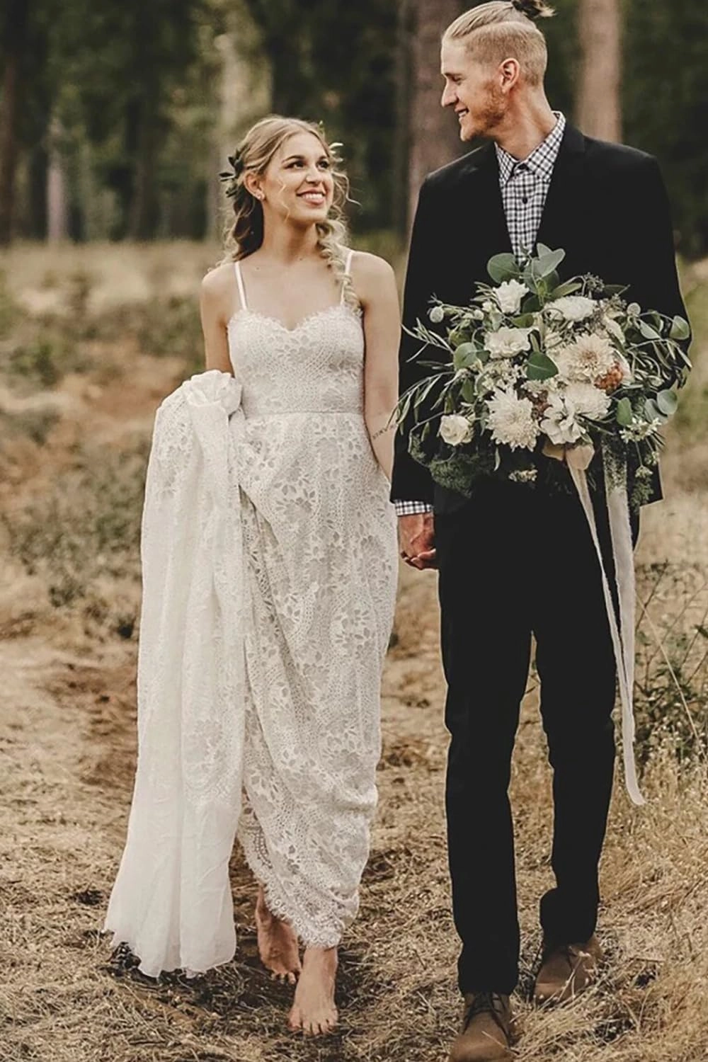 LIPOSA Boho Lace Wedding Dresses for Bride Spaghetti Strap Sweetheart A Line Sleeveless Courthouse Bridal Gowns