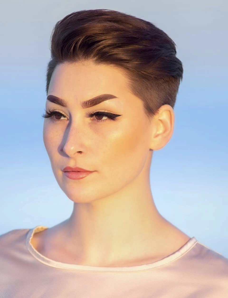 Liquid Light-Weight Illuminator Highlighter for Face Body Eyes Contour (24K Gold)
