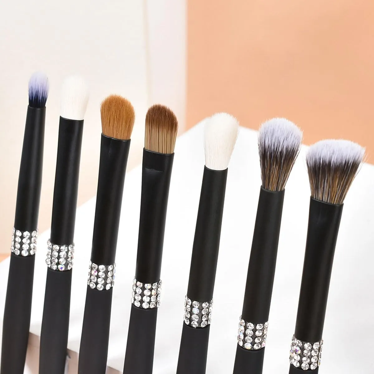 Makeup Brush Set 14 Pcs Premium Synthetic Foundation Powder Concealers Eye shadows Blush Makeup Brushes (14 makeup brushes bucket bag)