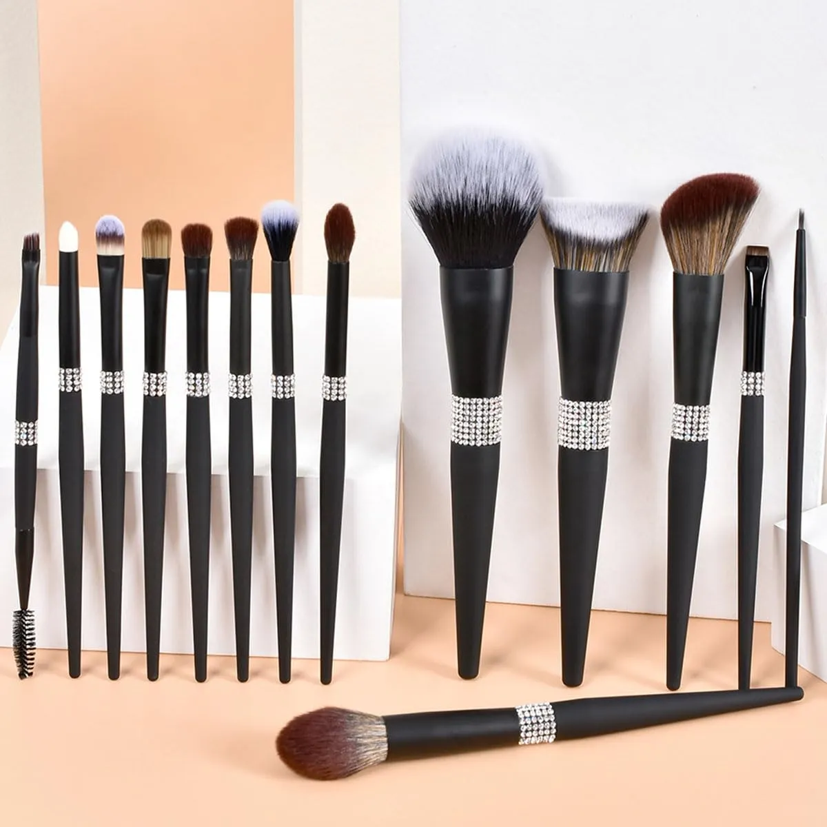Makeup Brush Set 14 Pcs Premium Synthetic Foundation Powder Concealers Eye shadows Blush Makeup Brushes (14 makeup brushes bucket bag)