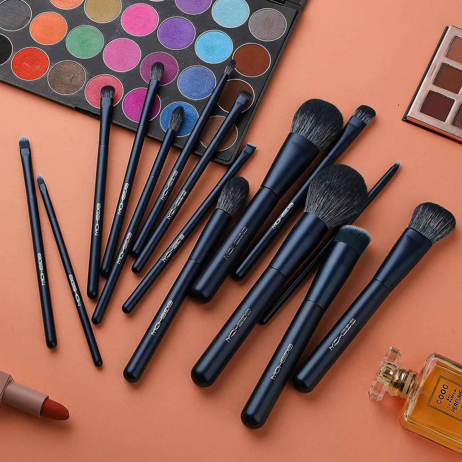 Makeup Brush Set, EIGSHOW Professional Makeup Brushes Kit Foundation Powder Concealers Eye Shadows Makeup 15 Piece for Eye Face Liquid Cream Cosmetics Brushes Kit Best Birthday Gift for Women(BLUE)