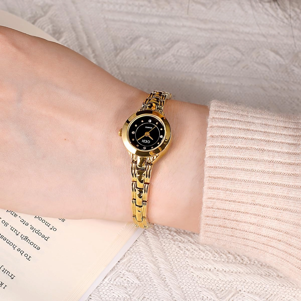 MASTOP Dainty Gold Watch for Women – Small Analog Wristwatch with Crystal Accents, Thin Stainless Steel Bracelet, Elegant Ladies Vintage Style Dress Watch