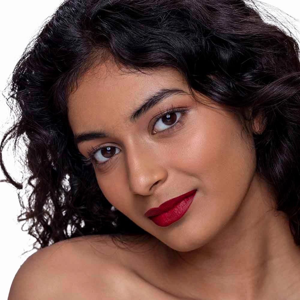 Non-Stop Airy Matte Liquid Lipstick - Ladybird Red | Transferproof I Waterproof lipstick Long Lasting I Apricot & Avocado Oil | 100% Vegan | 5ml | No Parabens, No Toxins