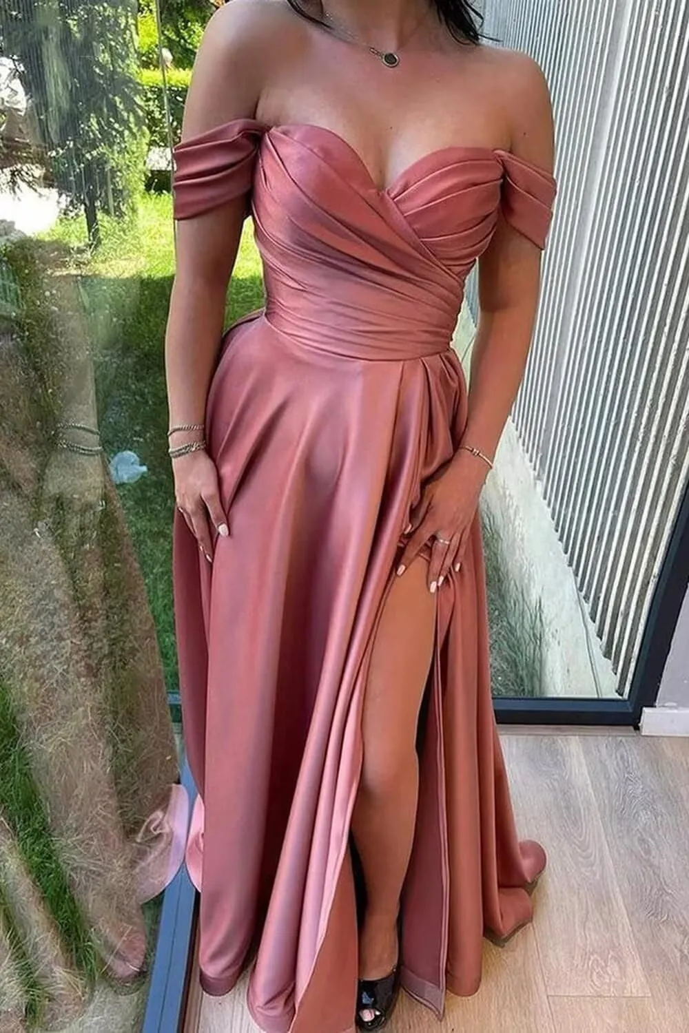 Off Shoulder Satin Bridesmaid Dress for Women Formal Prom Dresses 2025 for Wedding Guest Evening Party Gown BD401