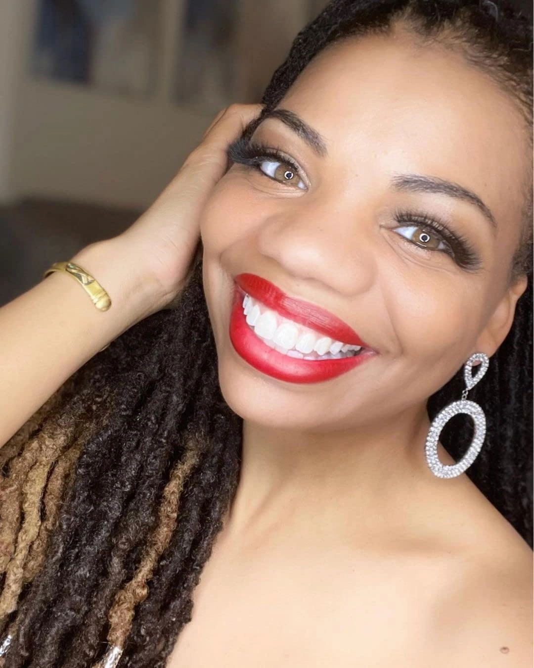 Raquel Riley Thomas RRTB Long-wear Creamy Lipsticks (The Liz Bright Red)