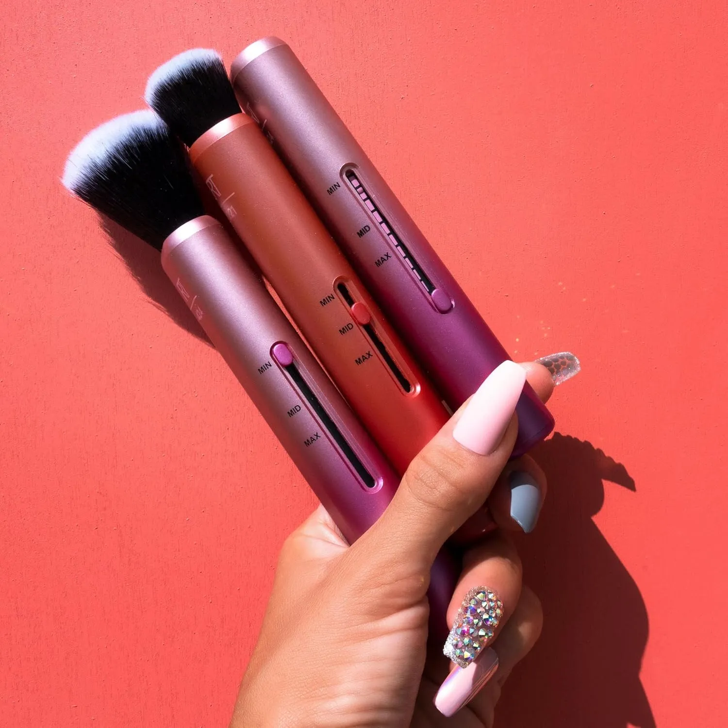 Real Techniques Custom Complexion Foundation 3-in-1 Brush, Custom Slide For Foundation & Concealer, 3 Settings For Sheer, Medium, or Focused Application, Travel-Size Kabuki, Cruelty-Free, 1 Count