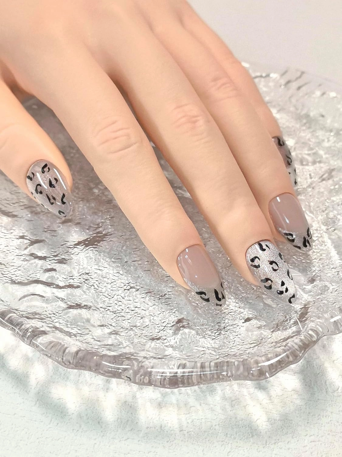 Short Press-On Nails, Silver Glitter Leopard Print, Almond Shape, Beige and Black, 10 Pieces (Silver, Medium hands)