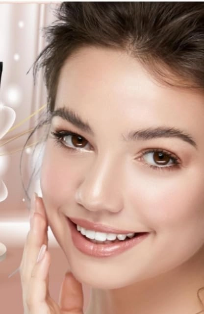 Strobe Cream - 30g | Primer   Highlighter   Moisturizer | Shea Butter & Hyaluronic Acid | Intense Hydration | Flawless Radiant Dewy Skin (Silver)