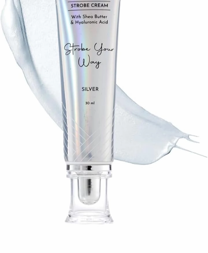 Strobe Cream - 30g | Primer   Highlighter   Moisturizer | Shea Butter & Hyaluronic Acid | Intense Hydration | Flawless Radiant Dewy Skin (Silver)