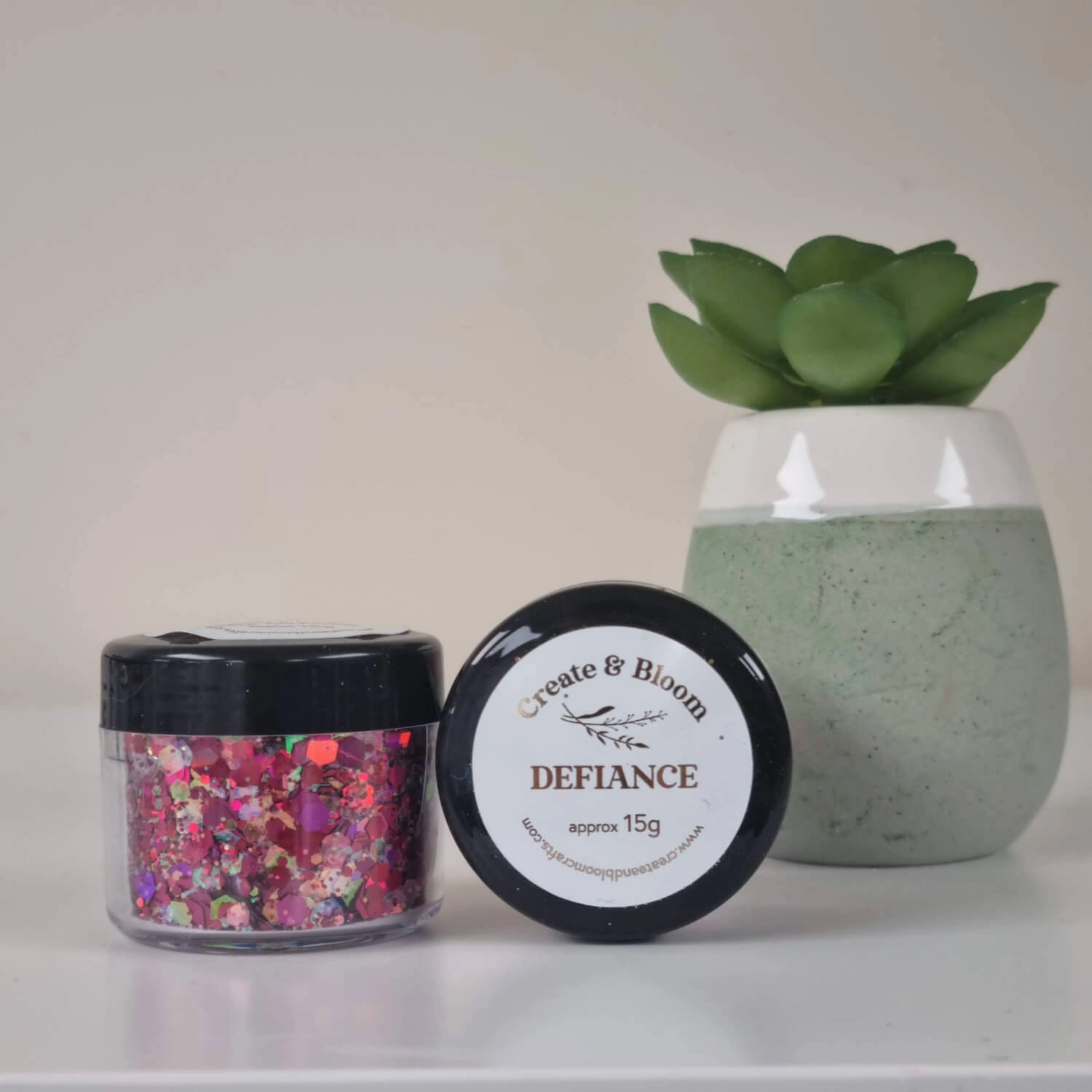 Ultra Holographic Bloom Glitter: Defiance