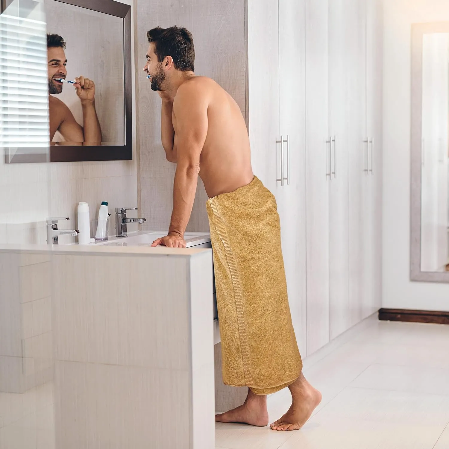 Utopia Towels Luxurious Jumbo Bath Sheet 2 Piece, 600 GSM, 35 by 70 Inches, 100% Ring Spun Cotton, Highly Absorbent and Quick Dry Extra Large Bath Towel, Super Soft Towel, Champagne