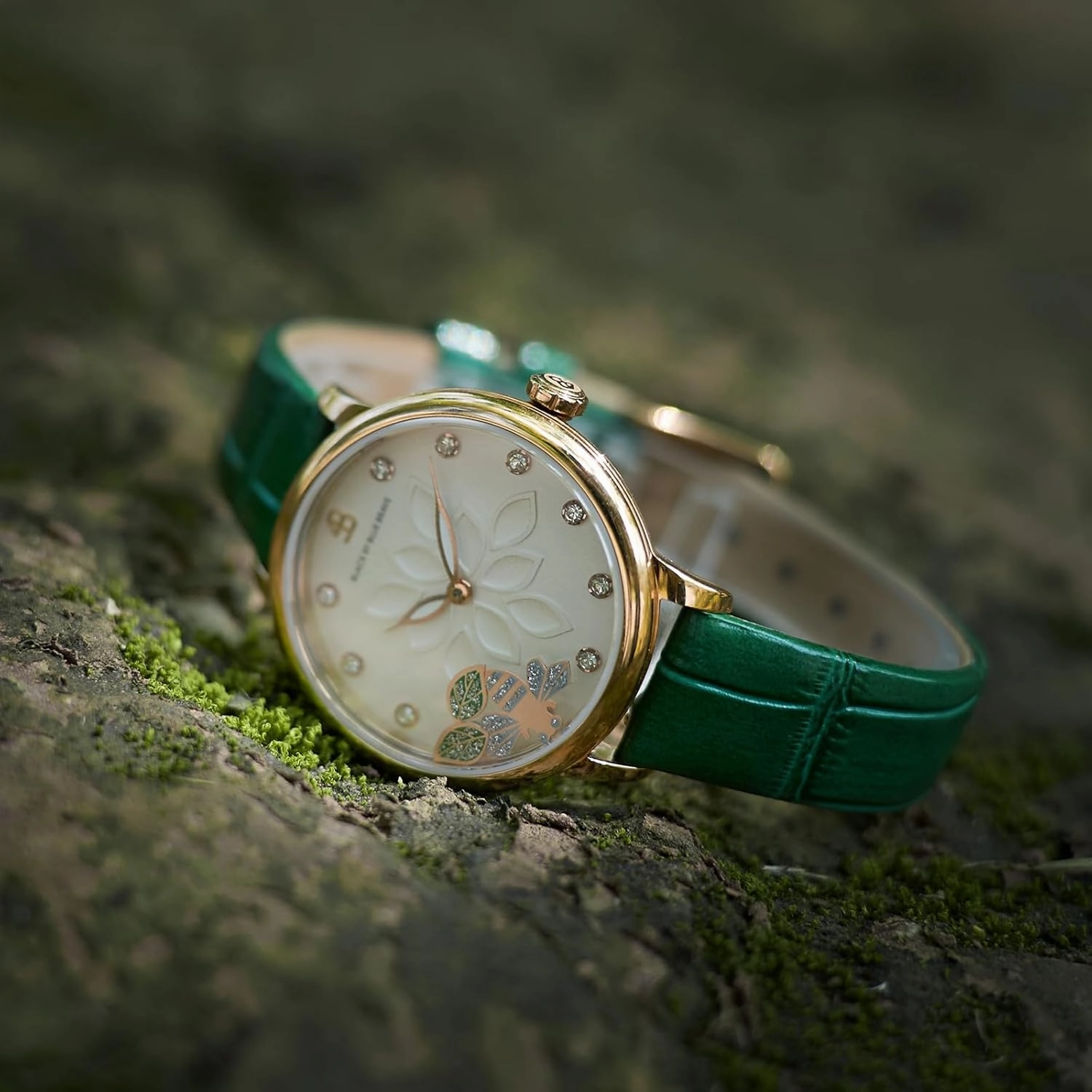 Water Lily Women's Watch: Moving Bees with Genuine Leather Strap Watch for Women
