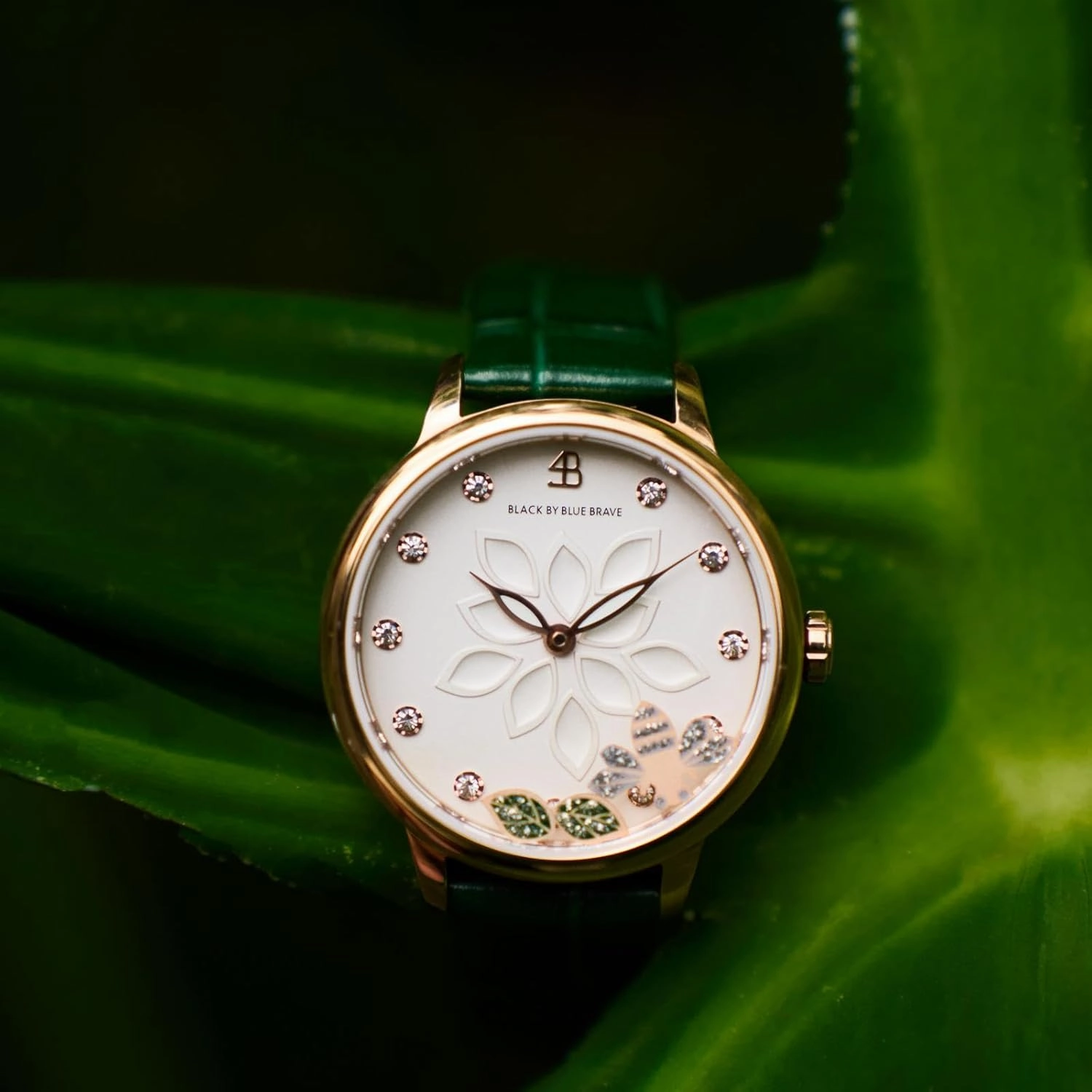Water Lily Women's Watch: Moving Bees with Genuine Leather Strap Watch for Women